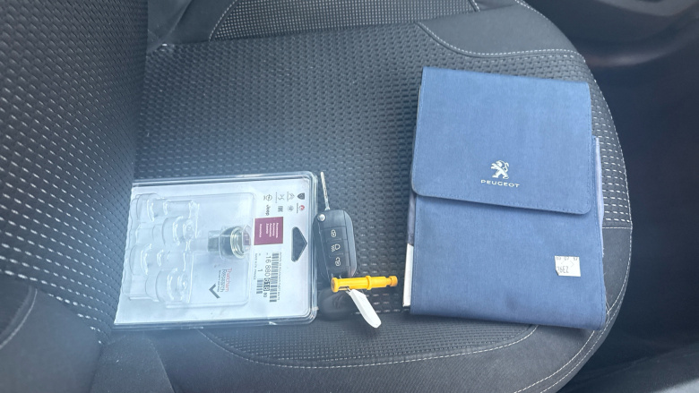 Peugeot 208 1.2 PureTech 82 Allure 5dr Petrol Hatchback